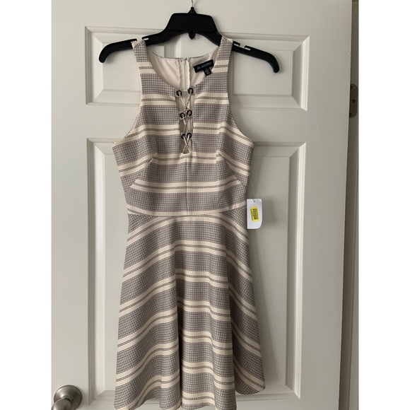 Dresses & Skirts - NWT black and cream/white mini pleated dress
